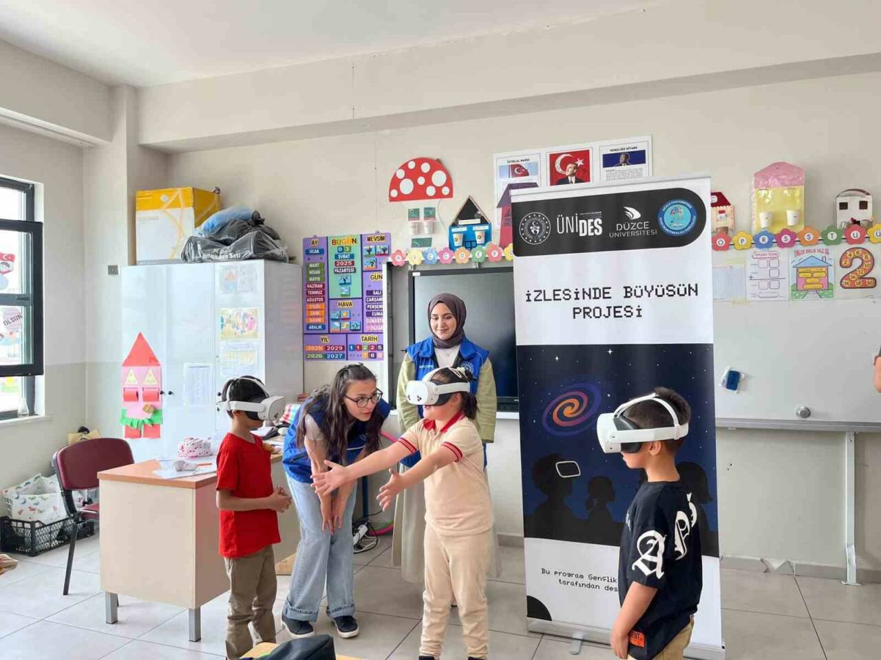 DÜZCE (İHA) – Düzce Üniversitesi Sınıf Öğretmenliği öğrencilerinin hazırladığı, ’İzlesin