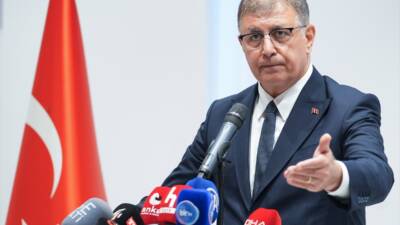 - Belediye Başkanı Cemil Tugay:
-  "Bugün 1030 civarında çalışanla