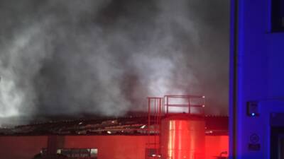 İZMİR (AA) – İzmir’in Kemalpaşa ilçesinde cam fabrikasında çıkan yangın,