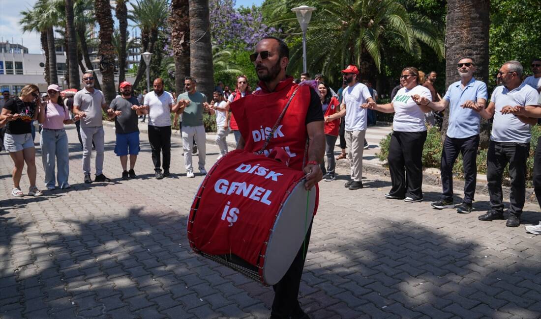 - Genel-İş İzmir 2 No'lu Şube Başkanı Ercan Gül:
- "Kamuoyuna