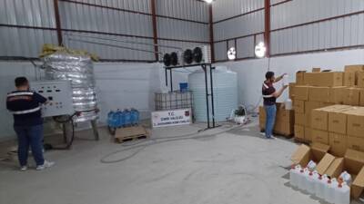 İZMİR (AA) – İzmir’de yasa dışı faaliyet gösteren tesiste kaçak