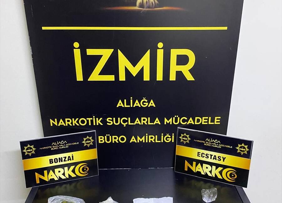 İZMİR (AA) – İzmir’in Aliağa ilçesinde uyuşturucu satıcılarına yönelik operasyonda
