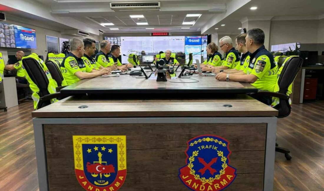 Jandarma Genel Komutanlığına bağlı Trafik İzleme Merkezlerinde (TİM), kara yolları