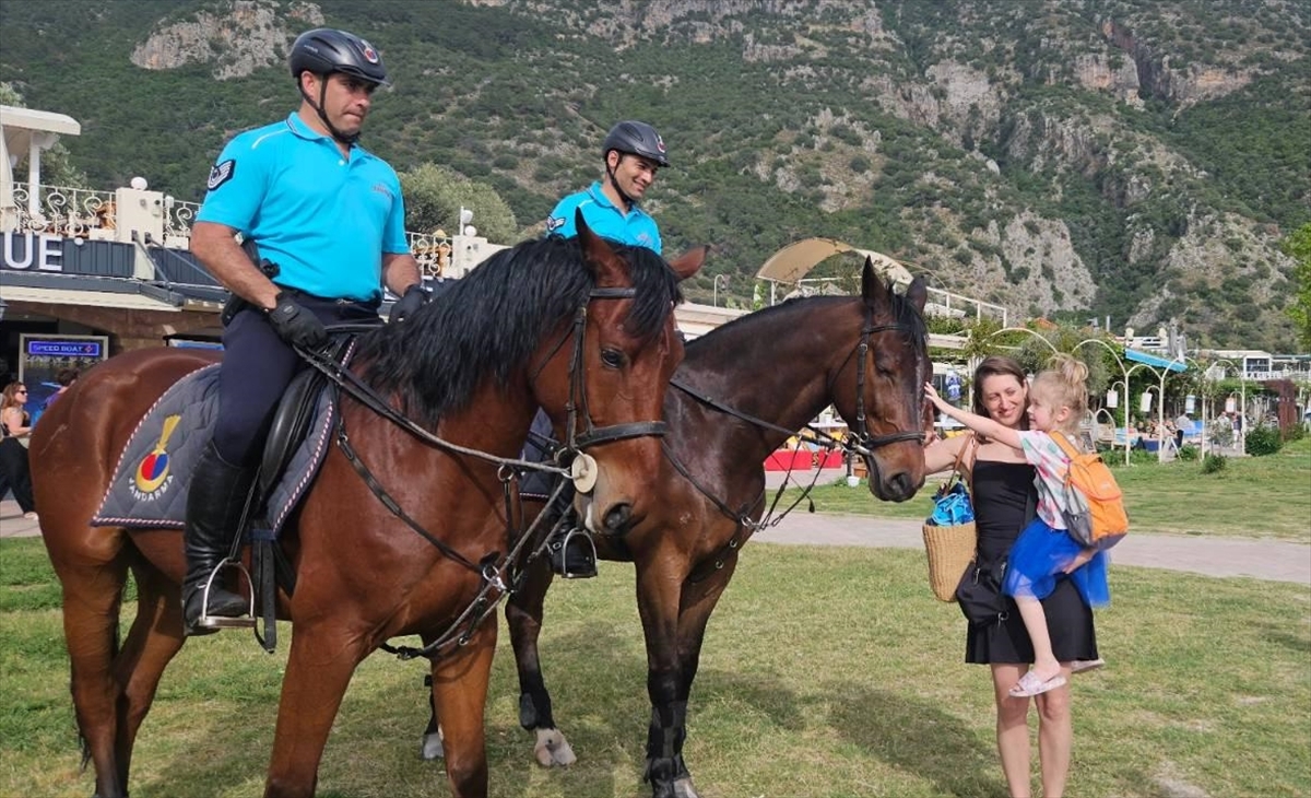 MUĞLA (AA) – Yerli ve yabancı turist yoğunluğunun arttığı Muğla’nın