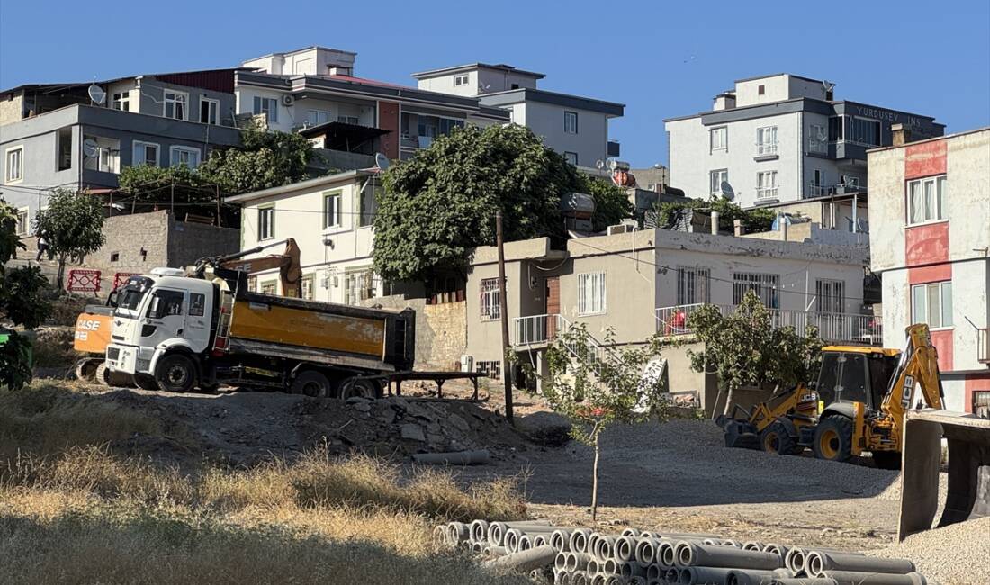 KAHRAMANMARAŞ (AA) – Kahramanmaraş’ın Onikişubat ilçesinde alt yapı çalışması sırasında