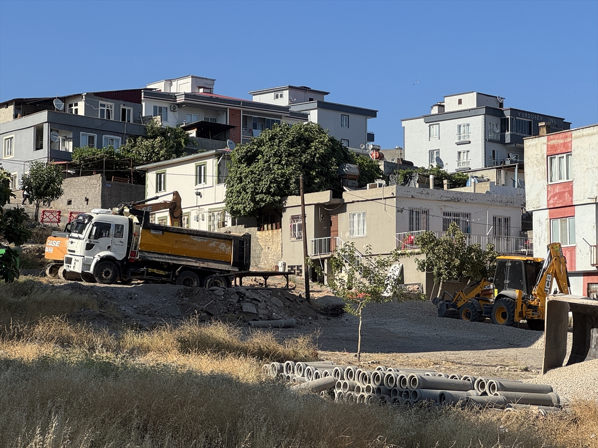 KAHRAMANMARAŞ (AA) – Kahramanmaraş’ın Onikişubat ilçesinde alt yapı çalışması sırasında