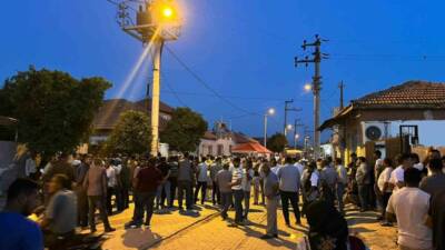 Aydın’ın İncirliova ilçesinde kamyonet ile motosikletin çarpışması sonucu meydana gelen