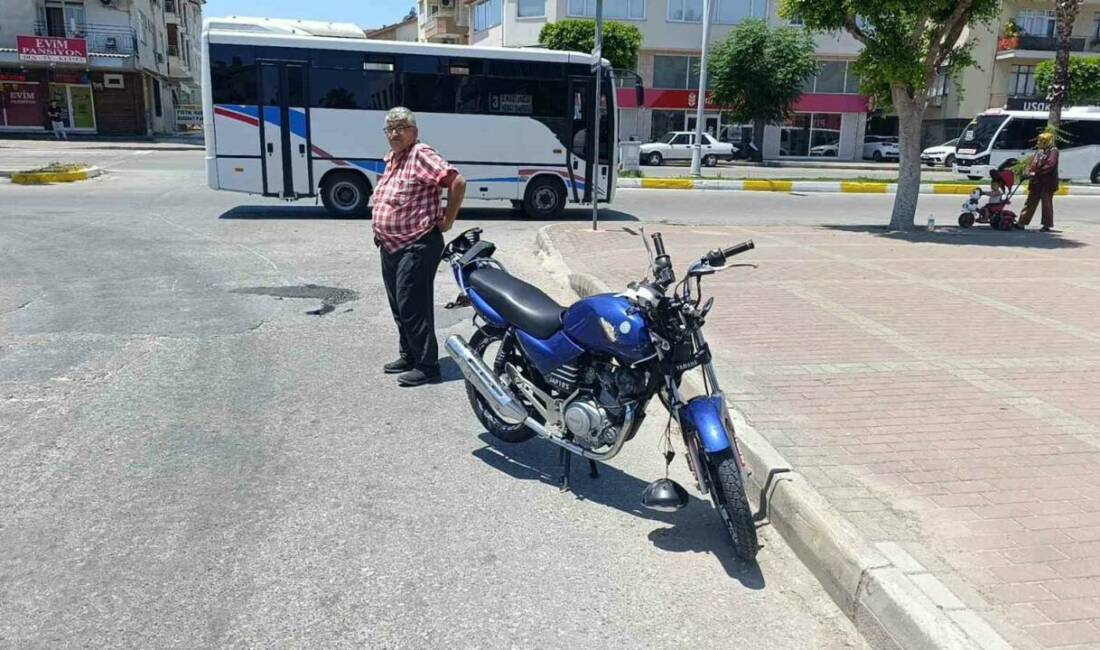 Antalya’nın Manavgat ilçesinde motosiklet ile kapalı kasa kamyonetin çarpışması sonucu