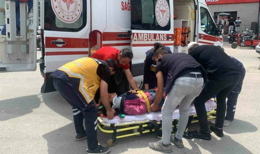Karaman’da kepçeyle çarpışan elektrikli bisikletin sürücüsü kız çocuğu yaralandı. Kaza,