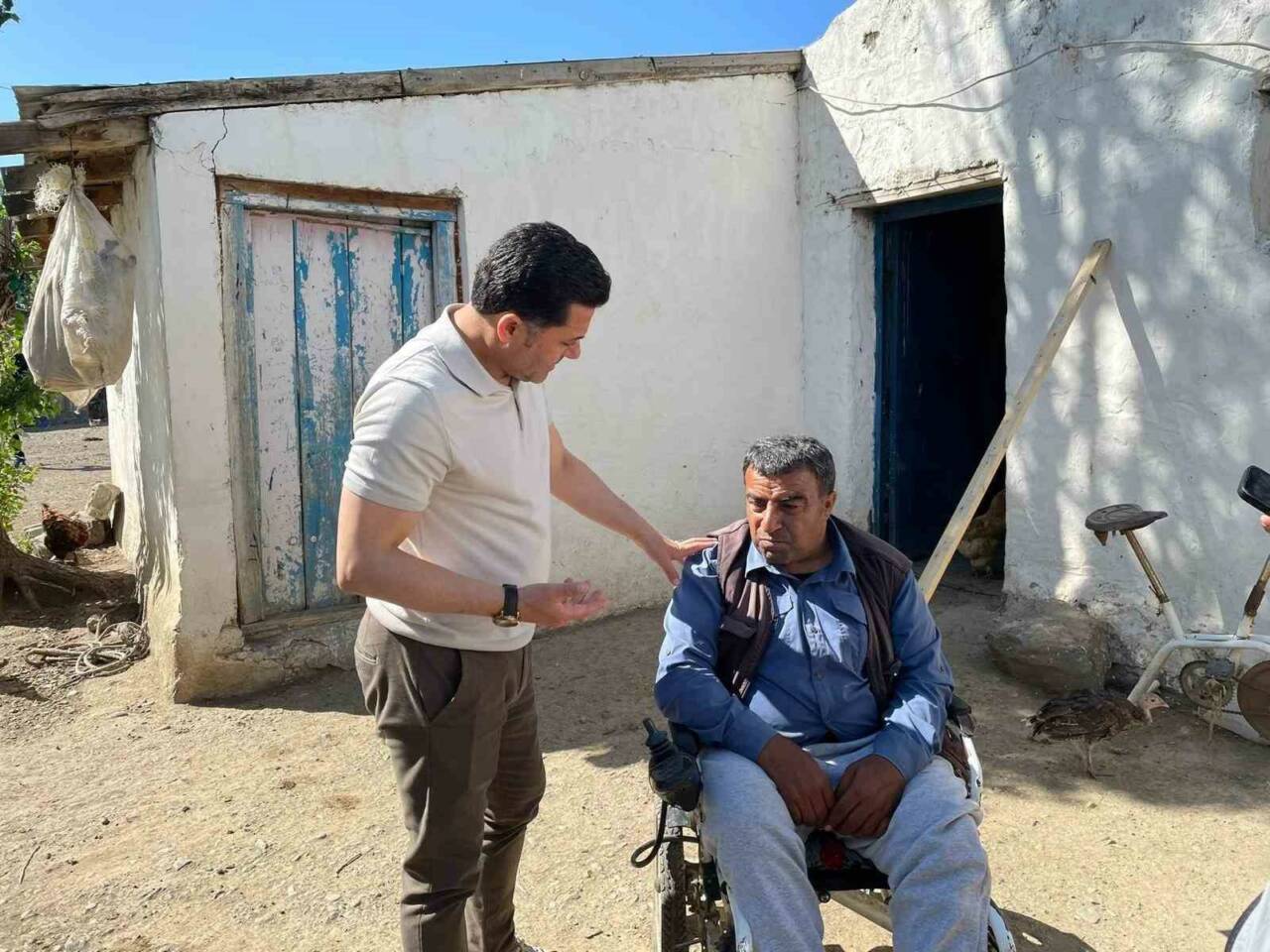 Arpaçay’da ihtiyaç sahibi bir ailenin evinin bütün malzemeleri karşılanarak, ailenin
