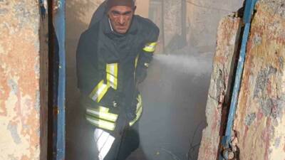 Kars’ta bir evinin çatısında çıkan yangın büyümeden söndürüldü. Olay merkez