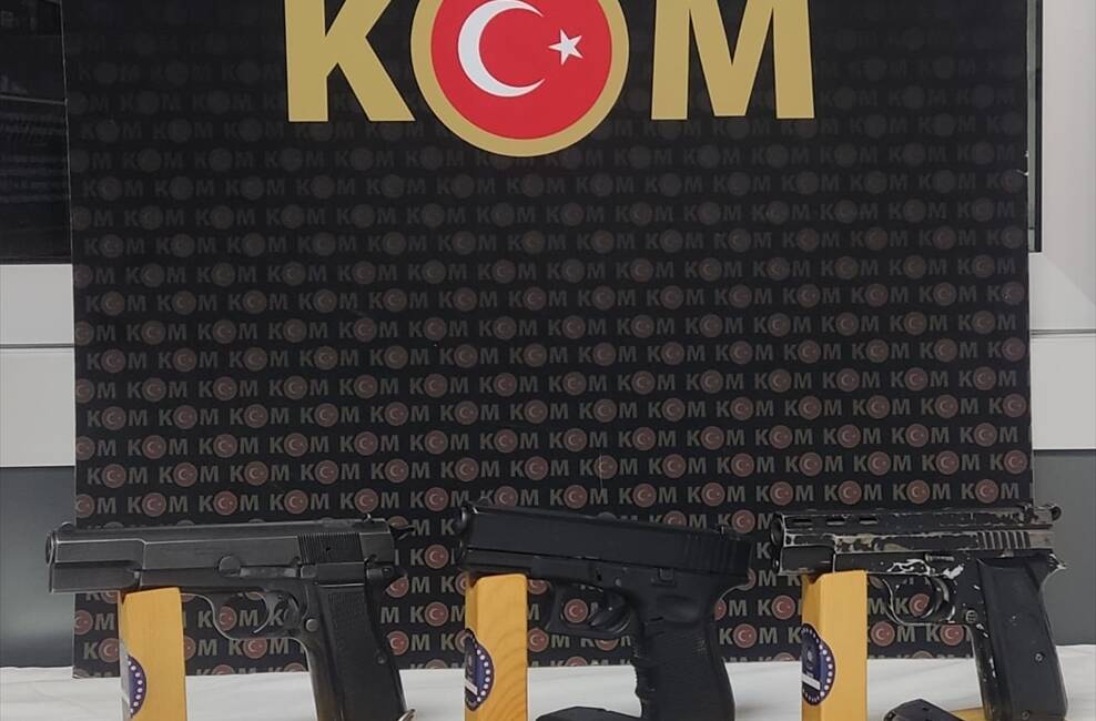 KASTAMONU (AA) – Kastamonu’da düzenlenen ruhsatsız silah operasyonunda 4 kişi