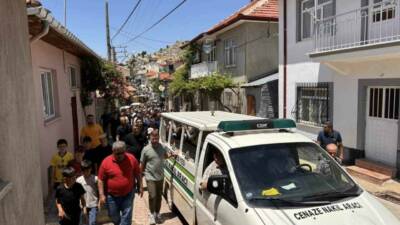 Konya’nın Derebucak ilçesinde Kurban Bayramı’nda kaybolan keçisini ararken kayalıklardan dengesini