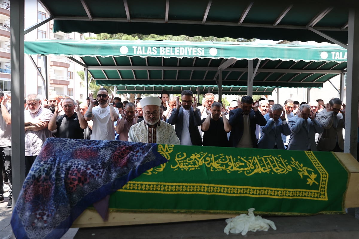 KAYSERİ (AA) – Kayseri’de Kırım Kongo Kanamalı Ateşi (KKKA) şüphesiyle