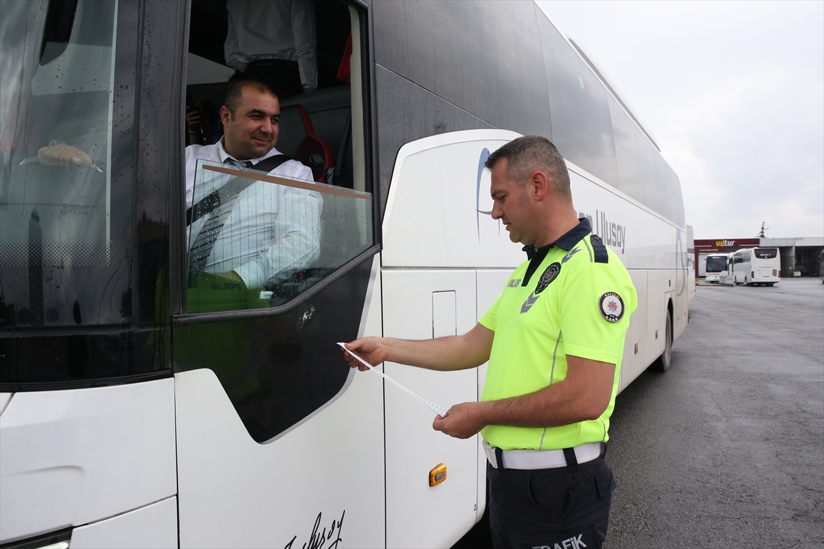 KAYSERİ (AA) – Kayseri’de polis ekipleri, Kurban Bayramı öncesi otogar
