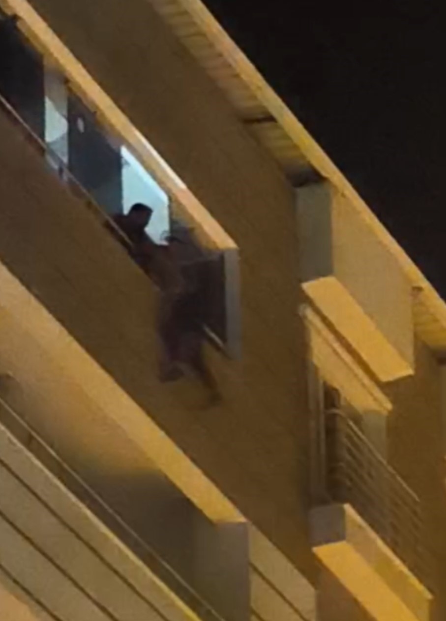 Gaziantep’in İslahiye ilçesinde bir genç, babasının aracıyla kaza yaptı. Olay