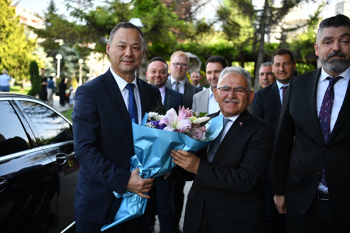 KAYSERİ (AA) – Kırgızistan’ın Ankara Büyükelçisi Ruslan Kazakbayev, Kayseri Büyükşehir