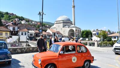 PRİZREN (AA) – Kosova’nın güneyindeki Prizren şehrinde “Oldtimer Klasik Otomobil