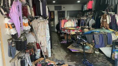 Konya’nın Kulu ilçesinde giyim mağazasının bodrum katında çıkan yangında, iş