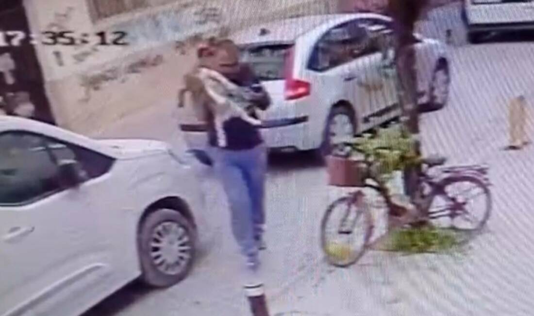 Eskişehir’de bir ara sokakta, kucağındaki köpeği yere fırlatan şahıs hakkında