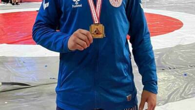 Sivas’ta düzenlenen Türkiye Minikler Güreş Şampiyonası’nda Korkuteli Cengiz Elbeye Güreş