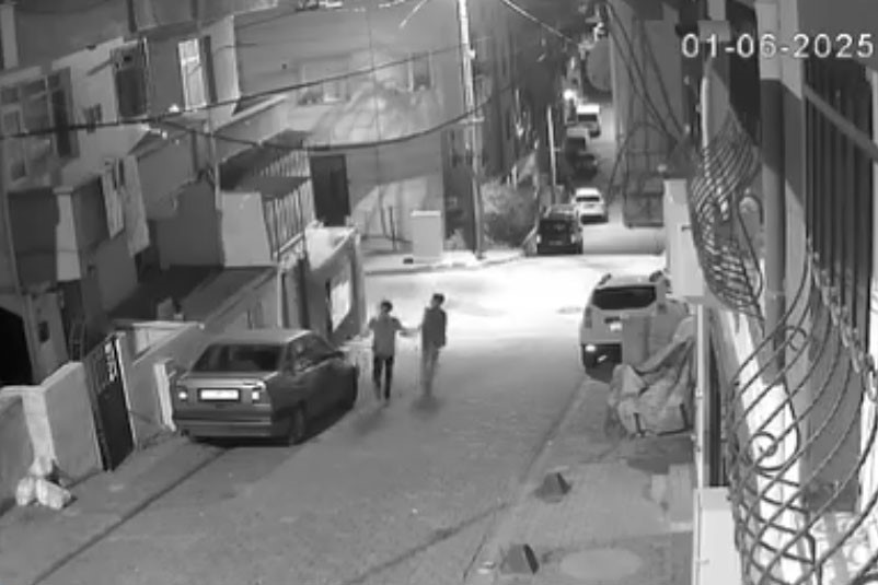 Küçükçekmece’de bir ikametin balkonuna atılan torpil büyük paniğe neden oldu.