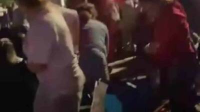 Samsun’da Kültür Yolu Festivali çerçevesinde düzenlenen Merve Özbey konserinde kavga