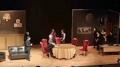 Kayseri İl Emniyet Müdürlüğü tarafından düzenlenen programda, ’Girdap’ isimli tiyatro