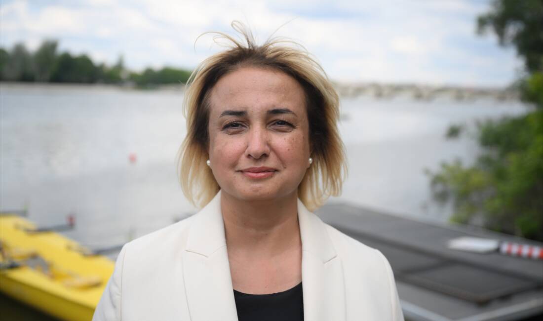EDİRNE (AA) – Edirne’de milli kürekçiler ve TED Edirne Koleji