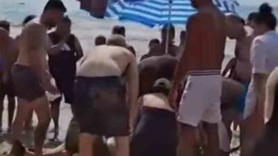 Aydın’ın Kuşadası ilçesinde 2 kişi serinlemek için girdikleri Kadınlar Denizi’nde