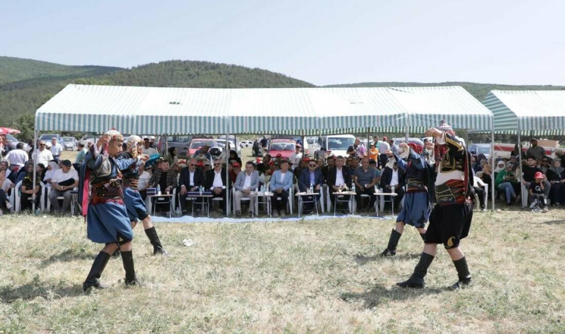 Kütahya’nın Karaağaç köyünde düzenlenen Bahar ve Çocuk Şenlikleri, köy halkının