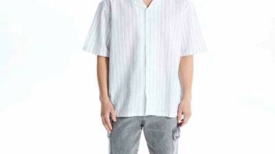 Moda markası LC Waikiki, yaz günlerinde keten kumaşlar, hasır sandaletler,