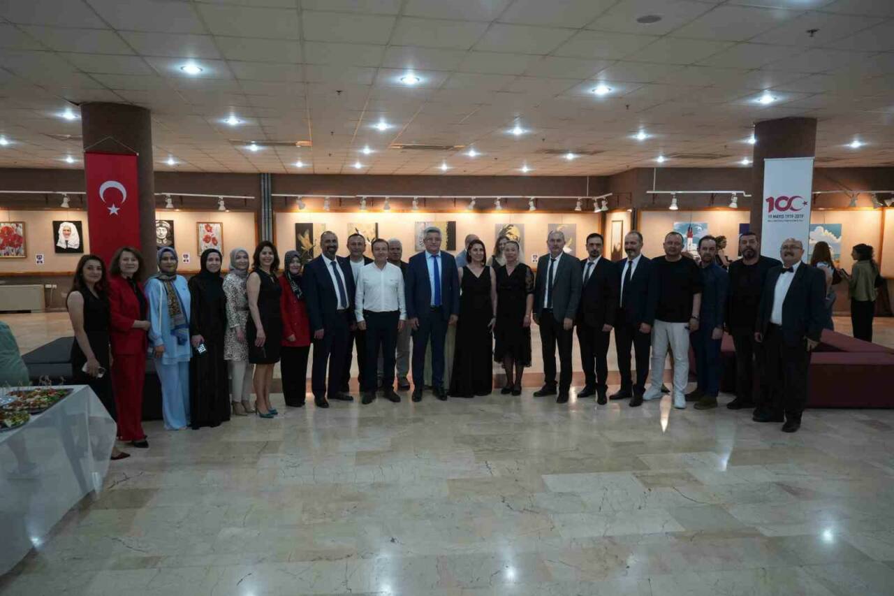 Samsun’da bir lisede görev yapan farklı branşlardan 21 öğretmenin eğitim-öğretim