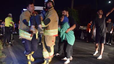 MANİSA (AA) – Manisa’nın Turgutlu ilçesinde işçi servisinin park halindeki