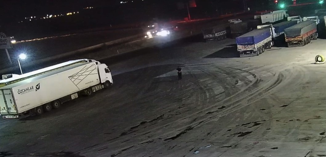 Mardin’in Artuklu ilçesinde 2 otomobilin çarpışması sonucu 1 kişi yaralandı.