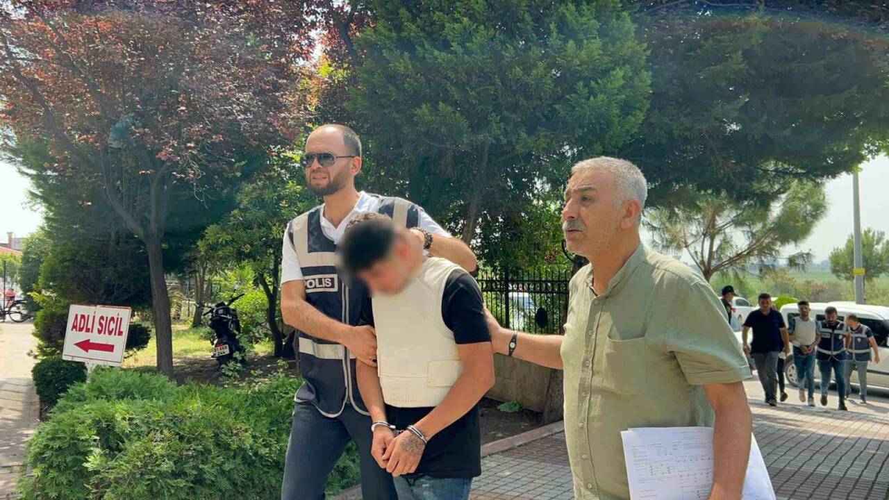 Adana’nın Ceyhan ilçesinde 33 yaşındaki şahsı, aracına binmek üzereyken öldüren
