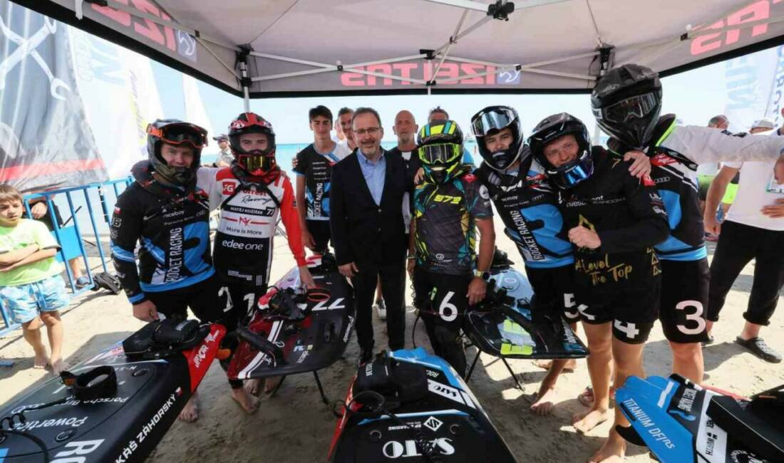 Türkiye’de ilk kez Çeşme’de gerçekleştirilen Dünya Motosurf Şampiyonası’nda açıklamalarda bulunan