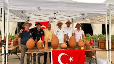 Dünya genelinde saygın bir noktaya erişen Menemen çömlekçiliği, Fransa’da da