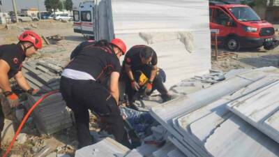 Kahramanmaraş’ta bir iş yerinde mermer blokların devrilmesi sonucu 2 işçi