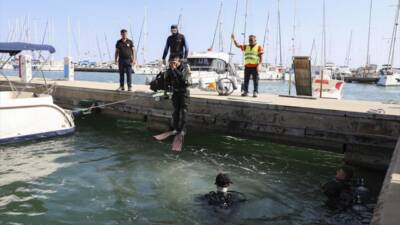 MERSİN (AA) – Mersin’de Çevre Haftası etkinlikleri kapsamında dalgıçlar tarafından