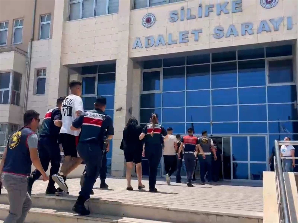 - Zanlıların motosikletle geldikleri iş yerine ateş açması güvenlik kamerasınca