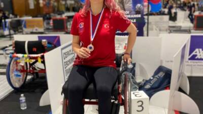 ANKARA (AA) – Milli para eskrimci Şenay Güner, Fransa’da düzenlenen