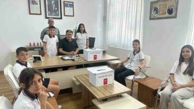 Aydın Gazipaşa Ortaokulu öğrencileri, ’Filistin için el ele’ sloganıyla topladıkları