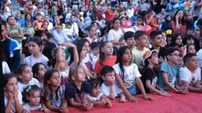 Bolu Belediyesi düzenlediği festival ile çocukların karne sevincine ortak oldu.