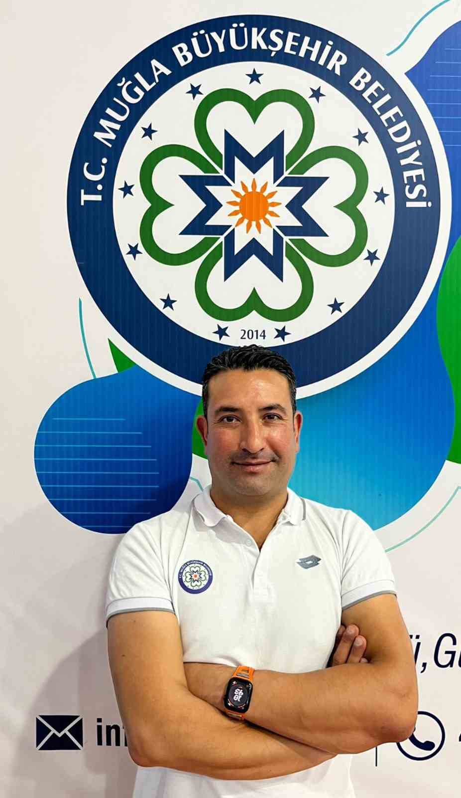 Muğla Büyükşehir Belediyesi bünyesinde görev yapan Antrenör Burak Köleoğlu, 07-15