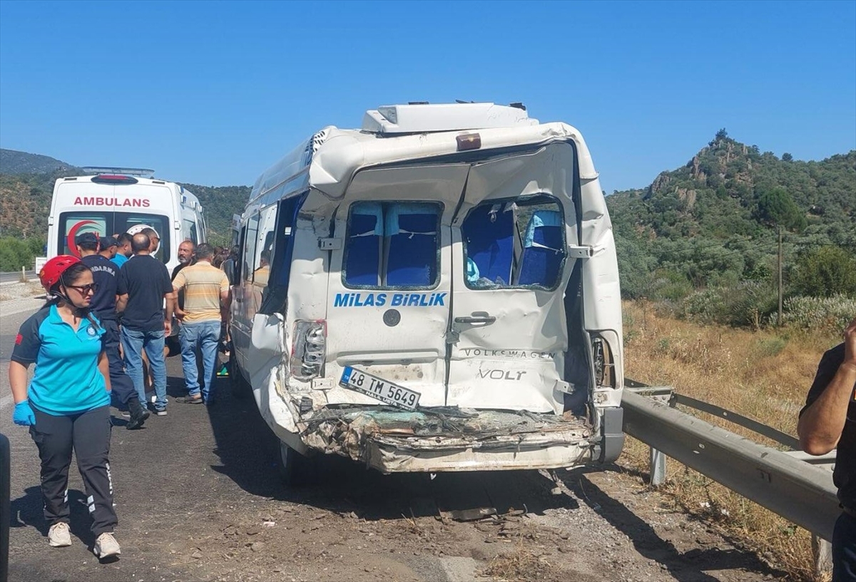 MUĞLA (AA) – Muğla’nın Milas ilçesinde beton mikseri ile yolcu