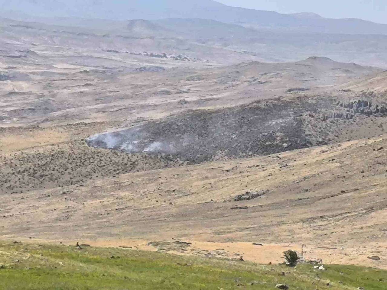 Van’ın Muradiye ilçesinde dağlık alanda yangın çıktı. Edinilen bilgiye göre