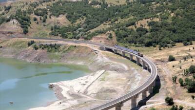 MUŞ (AA) – Muş Valisi Avni Çakır ve doğa tutkunları,