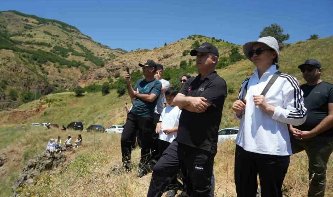 Muş Valisi Avni Çakır liderliğinde, doğaseverler Muş’un nefes kesen doğal