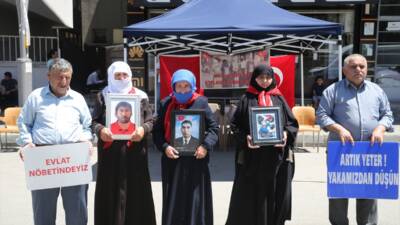 MUŞ (AA) – Muş’ta çocukları terör örgütü PKK tarafından kaçırılan